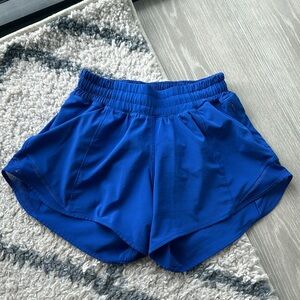 Lululemon: Hotty Hot Low-Rise Lined Short 4"